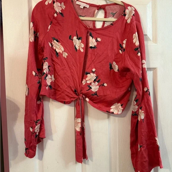 Elegant Floral Tie-Front Blouse - Picture 2 of 4